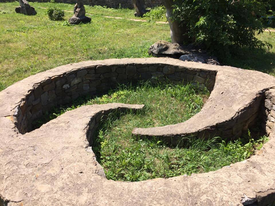park_skulptur_busha
